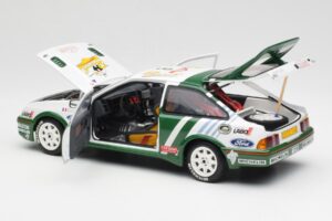 Ford Sierra RS Cosworth #8 D. Auriol / B. Occelli Rally Tour de Corse 1988 AUTOart 1:18 88812 Metall — bild 5 av 8