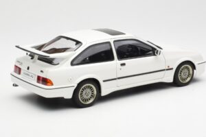 Ford Sierra RS Cosworth Vit AUTOart 1:18 72862 Metall — bild 3 av 8