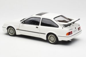 Ford Sierra RS Cosworth Vit AUTOart 1:18 72862 Metall — bild 7 av 8