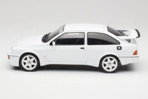 Ford Sierra RS Cosworth Vit IXO 1:18 18CMC121 Metall — bild 3 av 6