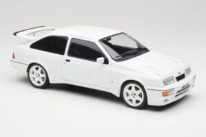 Ford Sierra RS Cosworth Vit IXO 1:18 18CMC121 Metall — bild 4 av 6