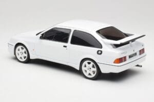 Ford Sierra RS Cosworth Vit IXO 1:18 18CMC121 Metall — bild 5 av 6