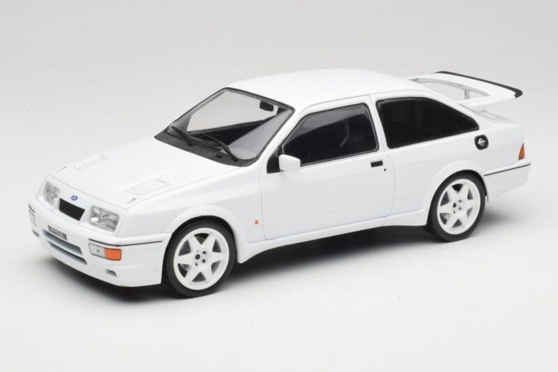 Ford Sierra RS Cosworth Vit IXO 1:18 18CMC121 Metall