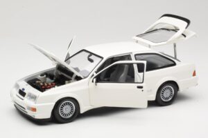 Ford Sierra RS Cosworth Vit Minichamps 1:18 150084000 Metall — bild 2 av 8