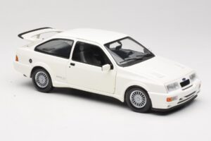 Ford Sierra RS Cosworth Vit Minichamps 1:18 150084000 Metall — bild 6 av 8