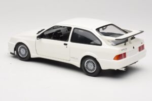 Ford Sierra RS Cosworth Vit Minichamps 1:18 150084000 Metall — bild 7 av 8