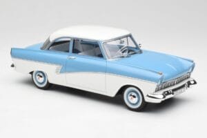 Ford Taunus 17M P2 Ljusblå & Vit BoS Models 1:18 BOS019 Metall — bild 4 av 6