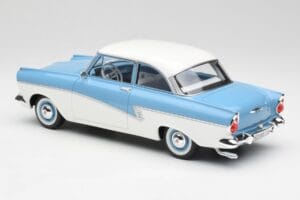 Ford Taunus 17M P2 Ljusblå & Vit BoS Models 1:18 BOS019 Metall — bild 5 av 6