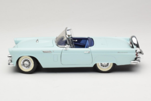 Ford Thunderbird Grön Revell 1:18 8804-G1 Metall — bild 4 av 8
