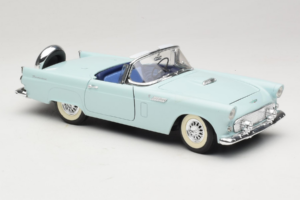 Ford Thunderbird Grön Revell 1:18 8804-G1 Metall — bild 6 av 8