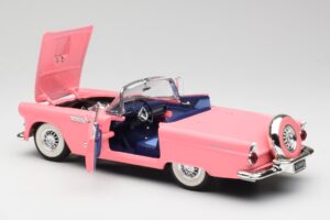 Ford Thunderbird Rosa Revell 1:18 8804 Metall — bild 5 av 8