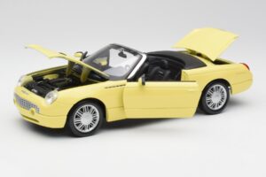 Ford Thunderbird Show Car Gul Maisto 1:18 50335 Metall — bild 2 av 8