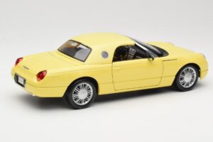Ford Thunderbird Show Car Gul Maisto 1:18 50336 Metall — bild 3 av 8