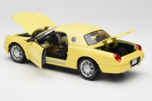 Ford Thunderbird Show Car Gul Maisto 1:18 50336 Metall — bild 5 av 8
