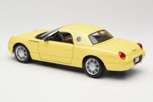 Ford Thunderbird Show Car Gul Maisto 1:18 50336 Metall — bild 7 av 8