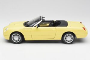 Ford Thunderbird Show Car Gul Maisto 1:18 50335 Metall — bild 4 av 8