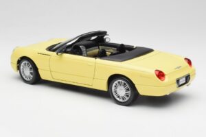 Ford Thunderbird Show Car Gul Maisto 1:18 50335 Metall — bild 7 av 8