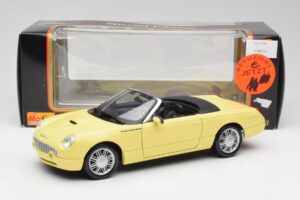 Ford Thunderbird Show Car Gul Maisto 1:18 50335 Metall — bild 8 av 8