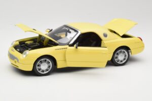 Ford Thunderbird Show Car Gul Maisto 1:18 50336 Metall — bild 2 av 8