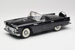Ford Thunderbird Cabriolet Svart Revell 1:18 8818-M1 Metall