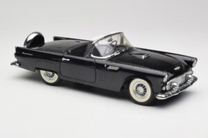 Ford Thunderbird Cabriolet Svart Revell 1:18 8818-M1 Metall — bild 6 av 8