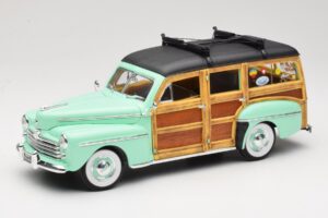 Ford Woody Panel Wagon Mintgrön Road Signature 1:18 20028 Metall