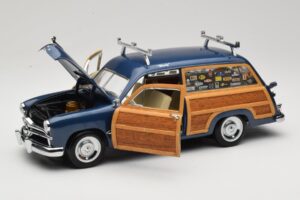 Ford Woody Station Wagon Bayview Blue Surf Shop Motor City 1:18 60002 Metall — bild 2 av 8