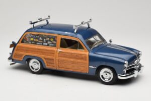 Ford Woody Station Wagon Bayview Blue Surf Shop Motor City 1:18 60002 Metall — bild 6 av 8