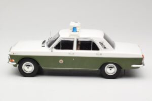 GAZ Volga GAZ-24 Polis MCG 1:18 MCG18015 Metall — bild 3 av 6