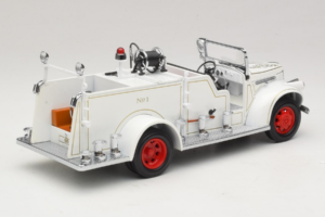GMC Brandbil Vit Road Signature 1:18 20068 Metall — bild 3 av 9