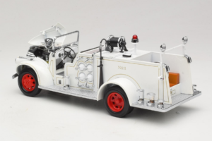 GMC Brandbil Vit Road Signature 1:18 20068 Metall — bild 5 av 9