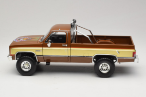 GMC K-2500 Sierra Grande Brun GreenLight 1:18 13560 Metall — bild 4 av 8