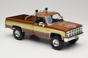 GMC K-2500 Sierra Grande Brun GreenLight 1:18 13560 Metall — bild 6 av 8