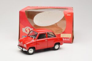 Goggomobil T 250 Röd Revell 1:18 8952 Metall — bild 7 av 7