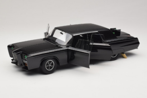 Chrysler Imperial Black Beauty Green Hornet TV Series AUTOart 1:18 71546 Metall — bild 2 av 8