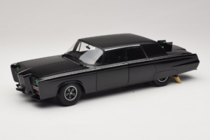 Chrysler Imperial Black Beauty Green Hornet TV Series AUTOart 1:18 71546 Metall