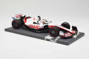 Haas VF-22 #20 K. Magnussen Bahrain GP 2022 Minichamps 1:18 117220120 Metall — bild 4 av 6