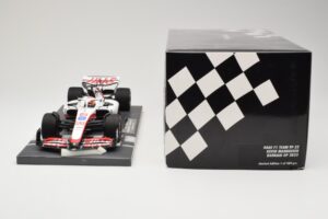 Haas VF-22 #20 K. Magnussen Bahrain GP 2022 Minichamps 1:18 117220120 Metall — bild 6 av 6