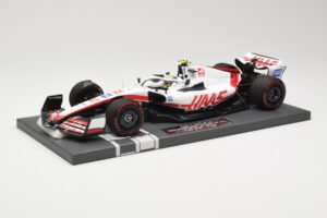 Haas VF-22 #47 M. Schumacher Bahrain GP 2022 Minichamps 1:18 117220147 Metall — bild 2 av 6