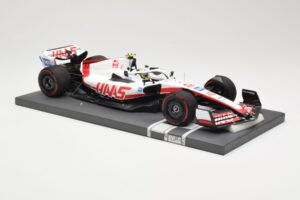 Haas VF-22 #47 M. Schumacher Bahrain GP 2022 Minichamps 1:18 117220147 Metall — bild 4 av 6