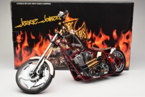 Harley-Davidson West Coast Choppers Diablo Soft Tail Guld Röd Minichamps 1:5 JJ04-05-03 Metall — bild 6 av 6