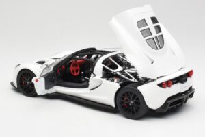 Hennessey Venom GT Vit AUTOart 1:18 75404 Metall — bild 5 av 8