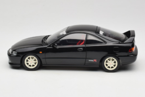 Honda Integra Type R DC2 Pre-Facelift Flamenco Black Pearl MotorHelix 1:18 M85203 Metall — bild 4 av 8