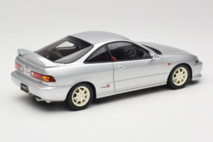 Honda Integra Type R DC2 Pre-Facelift Vogue Silver Metallic MotorHelix 1:18 M85202 Metall — bild 3 av 8