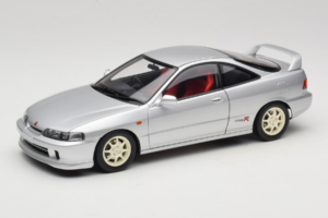 Honda Integra Type R DC2 Pre-Facelift Vogue Silver Metallic MotorHelix 1:18 M85202 Metall