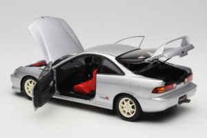 Honda Integra Type R DC2 Pre-Facelift Vogue Silver Metallic MotorHelix 1:18 M85202 Metall — bild 5 av 8