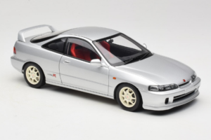 Honda Integra Type R DC2 Pre-Facelift Vogue Silver Metallic MotorHelix 1:18 M85202 Metall — bild 6 av 8
