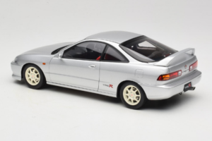 Honda Integra Type R DC2 Pre-Facelift Vogue Silver Metallic MotorHelix 1:18 M85202 Metall — bild 7 av 8