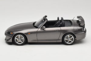 Honda S2000 AP2 Type S Moon Rock Metallic MotorHelix 1:18 M85111 Metall — bild 5 av 9