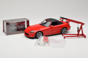Honda S2000 AP2 Type S New Formula Red MotorHelix 1:18 M85112 Metall — bild 2 av 9